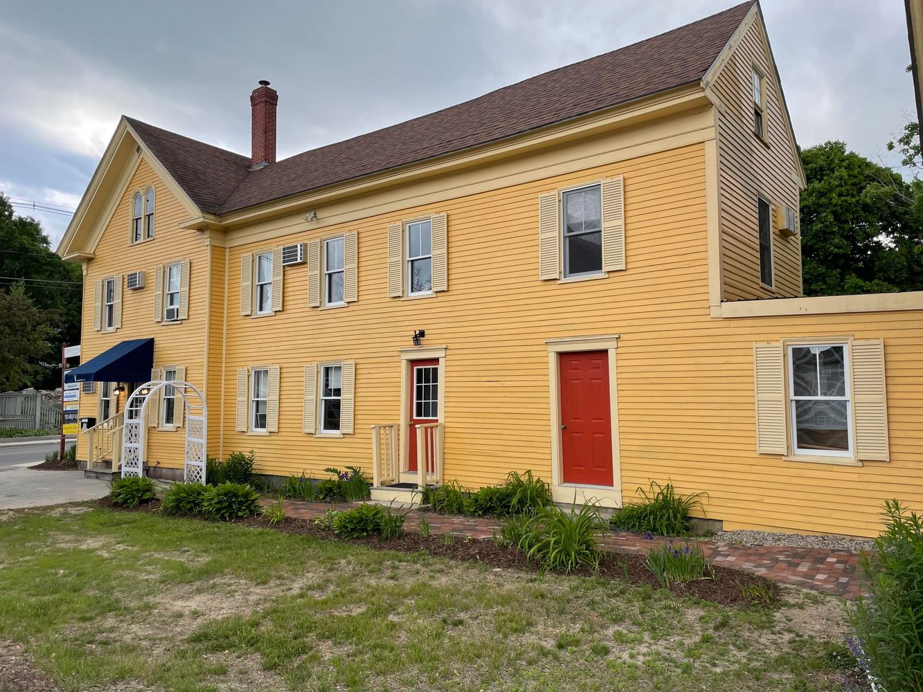 82 Main St, Bridgton, ME 04009